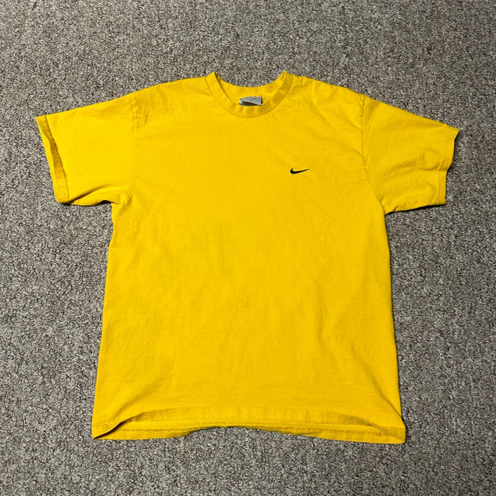 Nike yellow vintage tee size M very good condition